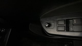Used 2013 Maruti Suzuki Swift [2011-2017] VXi Petrol Manual top_features Adjustable ORVM