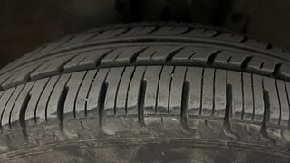 Used 2016 Renault Kwid [2015-2019] RXT Petrol Manual tyres RIGHT FRONT TYRE TREAD VIEW