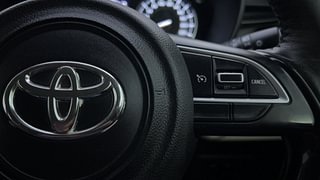 Used 2022 Toyota Glanza V Petrol Manual top_features Cruise control