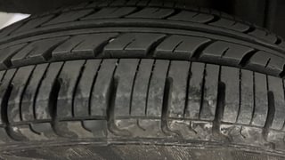 Used 2016 Renault Kwid [2015-2019] RXT Petrol Manual tyres RIGHT REAR TYRE TREAD VIEW