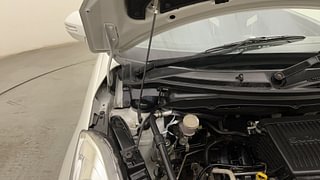 Used 2013 Maruti Suzuki Swift [2011-2017] VXi Petrol Manual engine ENGINE RIGHT SIDE HINGE & APRON VIEW