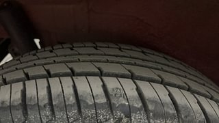 Used 2016 Maruti Suzuki Wagon R 1.0 [2010-2019] VXi Petrol Manual tyres RIGHT REAR TYRE TREAD VIEW