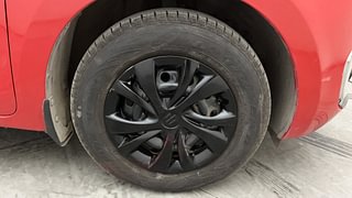 Used 2020 Maruti Suzuki Swift [2017-2021] VXI AMT Petrol Automatic tyres RIGHT FRONT TYRE RIM VIEW
