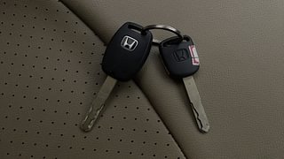 Used 2014 Honda Amaze 1.5L VX Diesel Manual extra CAR KEY VIEW
