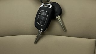 Used 2018 Hyundai Elite i20 [2018-2020] Asta CVT Petrol Automatic extra CAR KEY VIEW