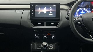Used 2022 Renault Kiger RXZ 1.0 Turbo MT Petrol Manual interior MUSIC SYSTEM & AC CONTROL VIEW