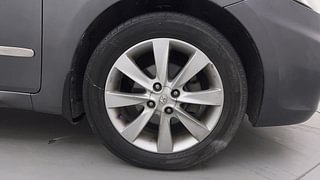 Used 2012 Hyundai Verna [2011-2015] 1.6 VTVT SX Opt CNG (Outside Fitted) Petrol+cng Manual tyres RIGHT FRONT TYRE RIM VIEW