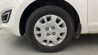 Used 2013 Hyundai i20 [2012-2014] Magna 1.2 Petrol Manual tyres LEFT FRONT TYRE RIM VIEW