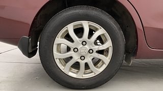 Used 2015 Honda Amaze [2013-2016] 1.2 VX i-VTEC Petrol Manual tyres RIGHT REAR TYRE RIM VIEW