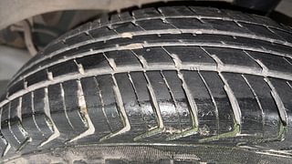 Used 2019 Renault Kwid [2015-2019] 1.0 RXT AMT Opt Petrol Automatic tyres LEFT REAR TYRE TREAD VIEW