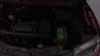 Used 2017 Renault Kwid [2017-2019] RXT 1.0 SCE Special Petrol Manual engine ENGINE LEFT SIDE VIEW