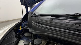Used 2014 Hyundai Eon [2011-2018] Magna + Petrol Manual engine ENGINE RIGHT SIDE HINGE & APRON VIEW
