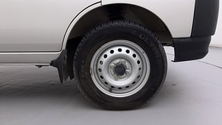 Used 2023 Maruti Suzuki Eeco AC 5 STR Petrol Manual tyres RIGHT FRONT TYRE RIM VIEW