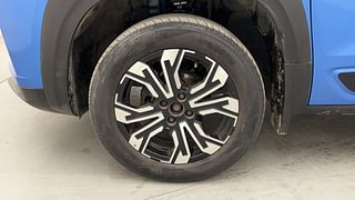 Used 2022 Renault Kiger RXZ 1.0 Turbo MT Petrol Manual tyres LEFT FRONT TYRE RIM VIEW