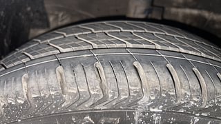 Used 2018 Maruti Suzuki Ertiga [2015-2018] VXI Petrol Manual tyres LEFT FRONT TYRE TREAD VIEW