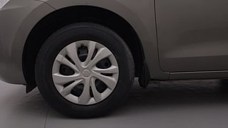 Used 2019 Maruti Suzuki Swift [2017-2021] VXi Petrol Manual tyres LEFT FRONT TYRE RIM VIEW
