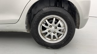 Used 2017 Maruti Suzuki Swift [2011-2017] VDi Diesel Manual tyres LEFT REAR TYRE RIM VIEW