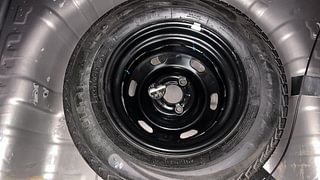 Used 2019 Renault Kwid [2015-2019] 1.0 RXT AMT Opt Petrol Automatic tyres SPARE TYRE VIEW