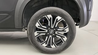 Used 2023 Renault Kiger RXZ MT Petrol Manual tyres LEFT REAR TYRE RIM VIEW