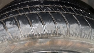 Used 2014 Honda Amaze [2013-2016] 1.2 S i-VTEC Petrol Manual tyres RIGHT FRONT TYRE TREAD VIEW