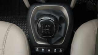 Used 2019 Hyundai New Santro 1.1 Magna Petrol Manual interior GEAR  KNOB VIEW