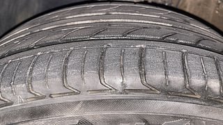 Used 2015 Skoda Rapid [2011-2016] Ambition 1.6 MPI MT Petrol Manual tyres LEFT FRONT TYRE TREAD VIEW