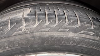 Used 2012 Mercedes-Benz B-Class [2012-2015] B180 Sport Petrol Petrol Automatic tyres RIGHT REAR TYRE TREAD VIEW