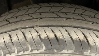 Used 2022 Renault Kiger RXZ 1.0 Turbo MT Petrol Manual tyres RIGHT REAR TYRE TREAD VIEW