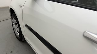 Used 2013 Maruti Suzuki Swift [2011-2017] VXi Petrol Manual dents MINOR SCRATCH