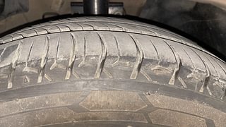 Used 2018 Volkswagen Ameo [2017-2020] Highline Plus 1.5L AT (D) Diesel Automatic tyres RIGHT FRONT TYRE TREAD VIEW