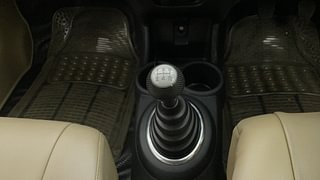 Used 2015 Honda Amaze [2013-2016] 1.2 VX i-VTEC Petrol Manual interior GEAR  KNOB VIEW