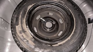 Used 2017 Renault Kwid [2015-2019] 1.0 RXT AMT Opt Petrol Automatic tyres SPARE TYRE VIEW