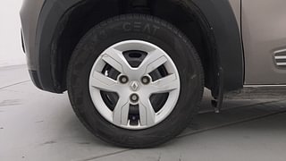 Used 2019 Renault Kwid [2015-2019] 1.0 RXT AMT Opt Petrol Automatic tyres LEFT FRONT TYRE RIM VIEW