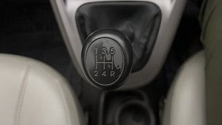Used 2015 hyundai i10 Sportz 1.1 Petrol Petrol Manual interior GEAR  KNOB VIEW
