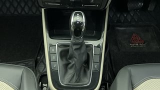Used 2022 Skoda Slavia Style 1.5L TSI AT Petrol Automatic interior GEAR  KNOB VIEW