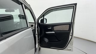 Used 2016 Maruti Suzuki Wagon R 1.0 [2015-2019] VXI AMT Petrol Automatic interior RIGHT FRONT DOOR OPEN VIEW