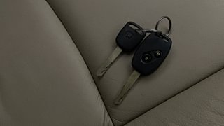 Used 2013 Honda Amaze [2013-2016] 1.2 VX AT i-VTEC Petrol Automatic extra CAR KEY VIEW