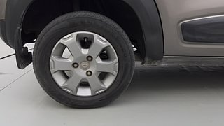 Used 2017 Renault Kwid [2017-2019] CLIMBER 1.0 Petrol Manual tyres RIGHT REAR TYRE RIM VIEW