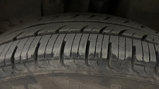 Used 2016 Renault Kwid [2015-2019] RXT Petrol Manual tyres LEFT FRONT TYRE TREAD VIEW