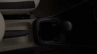 Used 2014 volkswagen Vento 1.6L Comfortline Diesel Diesel Manual interior GEAR  KNOB VIEW