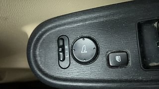 Used 2014 Honda Amaze [2013-2016] 1.2 S i-VTEC Petrol Manual top_features Adjustable ORVM