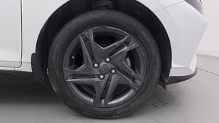 Used 2022 Hyundai New i20 Sportz 1.2 IVT Petrol Automatic tyres RIGHT FRONT TYRE RIM VIEW