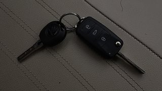 Used 2015 Skoda Rapid [2011-2016] Ambition 1.6 MPI MT Petrol Manual extra CAR KEY VIEW