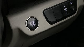 Used 2020 Kia Seltos HTX IVT G Petrol Automatic top_features Keyless start