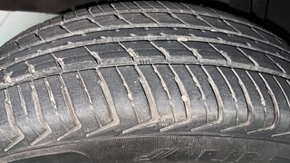 Used 2017 Renault Kwid [2017-2019] CLIMBER 1.0 Petrol Manual tyres RIGHT REAR TYRE TREAD VIEW