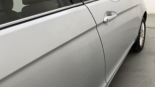 Used 2015 Tata Zest [2014-2019] XT Petrol Petrol Manual dents MINOR SCRATCH
