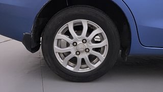 Used 2013 Honda Amaze [2013-2016] 1.2 VX AT i-VTEC Petrol Automatic tyres RIGHT REAR TYRE RIM VIEW