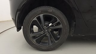Used 2023 Tata Altroz XZA+ Dark Edition Petrol Automatic tyres RIGHT REAR TYRE RIM VIEW