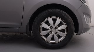 Used 2014 Hyundai i20 [2012-2014] Sportz 1.4 CRDI Diesel Manual tyres RIGHT FRONT TYRE RIM VIEW