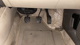 Used 2014 volkswagen Vento 1.6L Comfortline Diesel Diesel Manual interior PEDALS VIEW